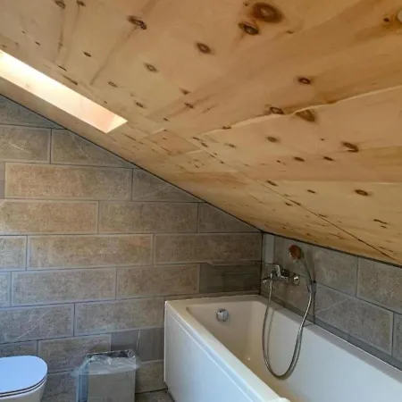 Les Touristes 2* וורבייה