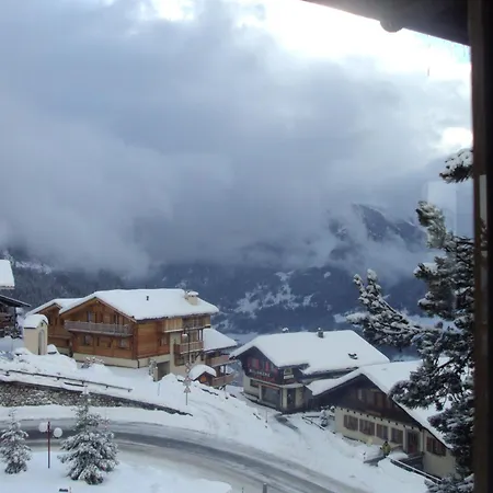 מלון Les Touristes 2*