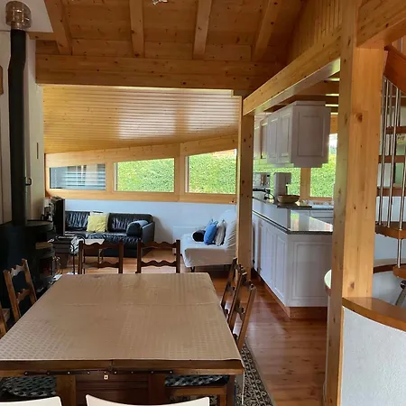 Les Touristes מלון