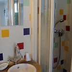 Les Touristes Hotel 2*
